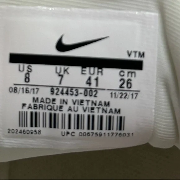 All-White Athletic Sneakers - Minimal Design AIR VAPORMAX PLUS - Picture 8 of 8